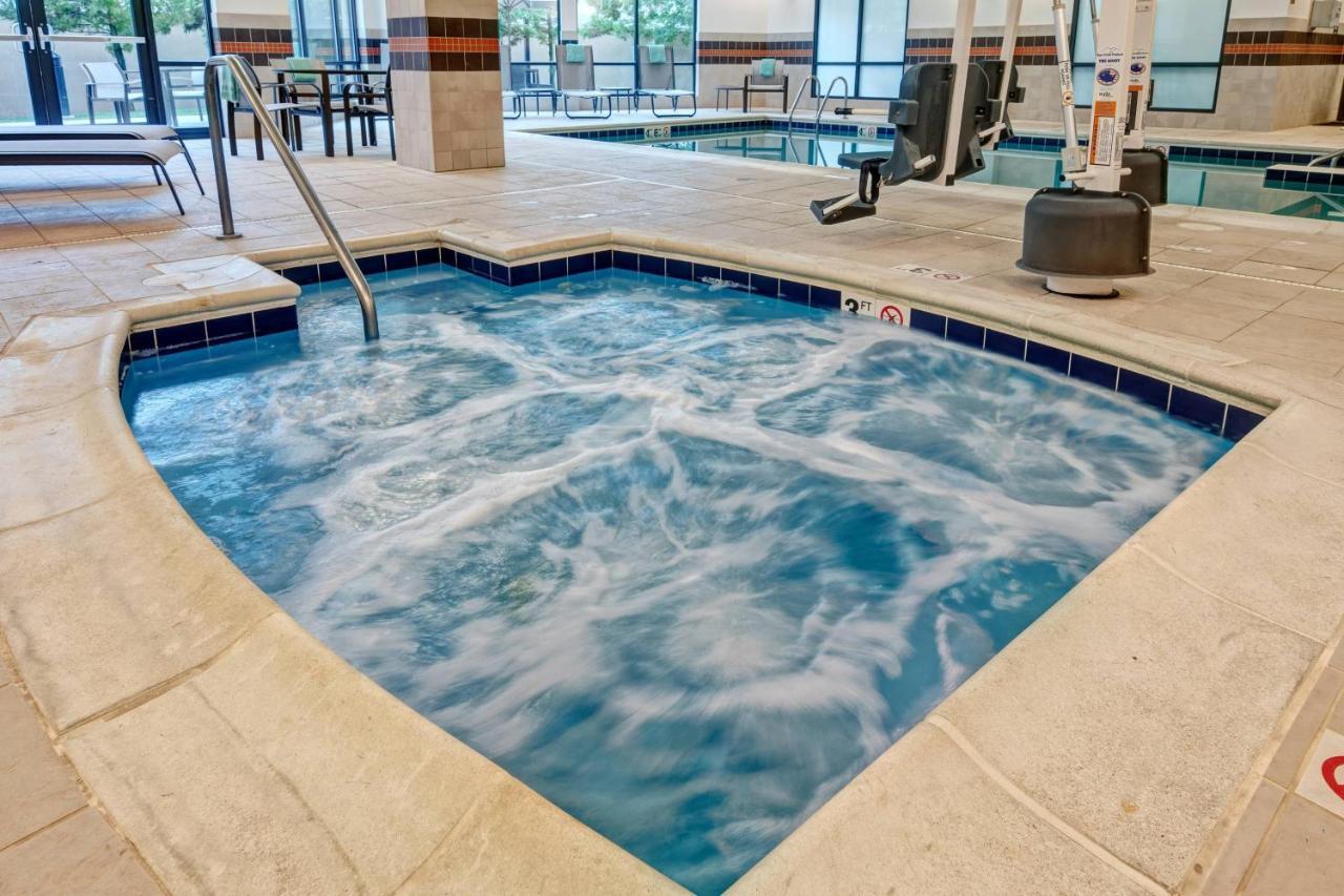 Courtyard Newport News Airport Hotel Ngoại thất bức ảnh
