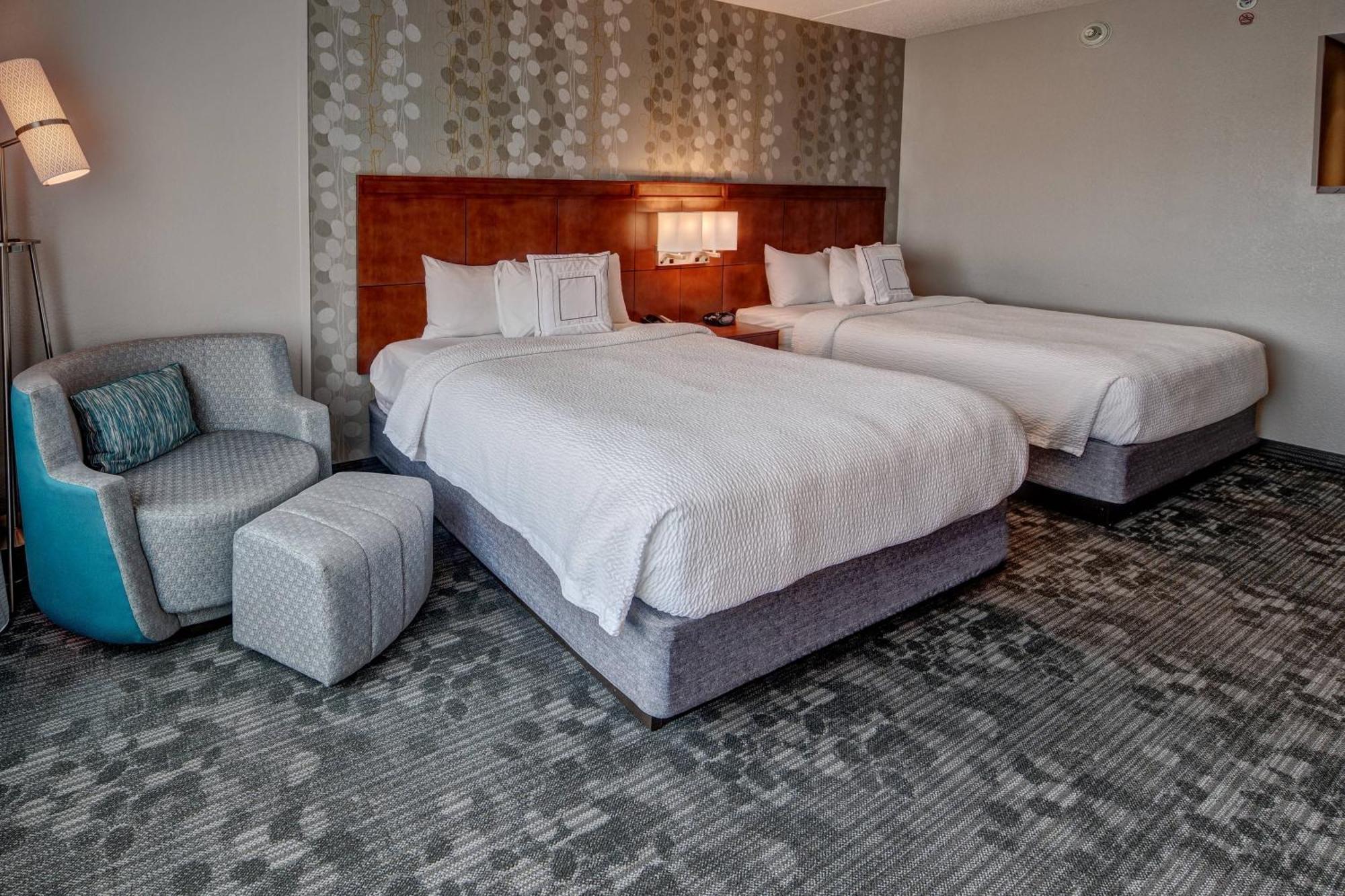 Courtyard Newport News Airport Hotel Ngoại thất bức ảnh