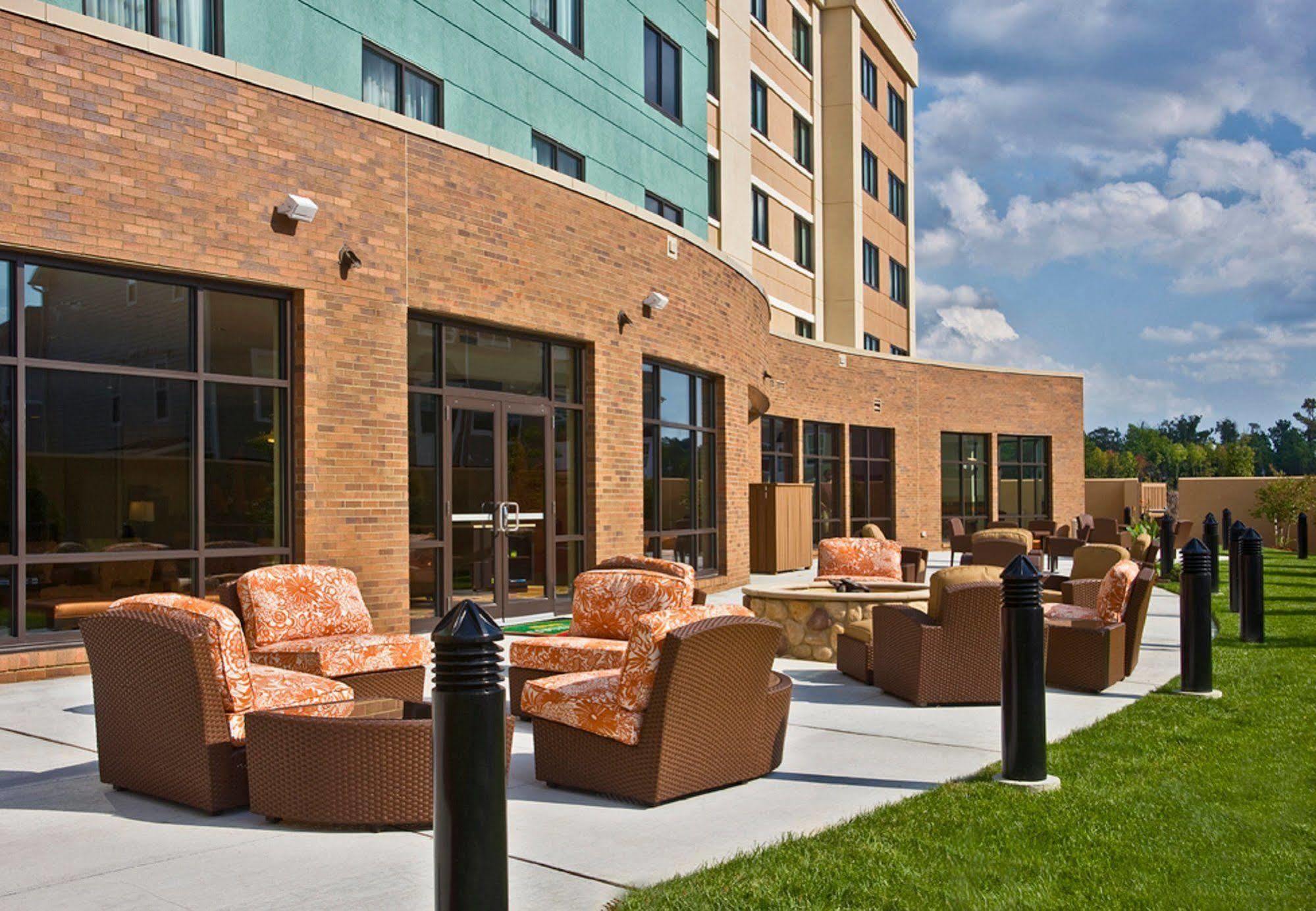 Courtyard Newport News Airport Hotel Ngoại thất bức ảnh