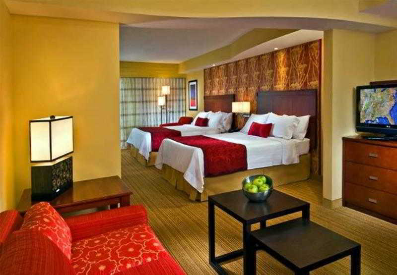 Courtyard Newport News Airport Hotel Ngoại thất bức ảnh